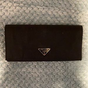 Prada Wallet Early 2000’s Design